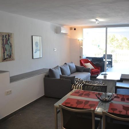 Lovely Bungalow For Four Close To Beach And City In Torrevieja Exteriör bild