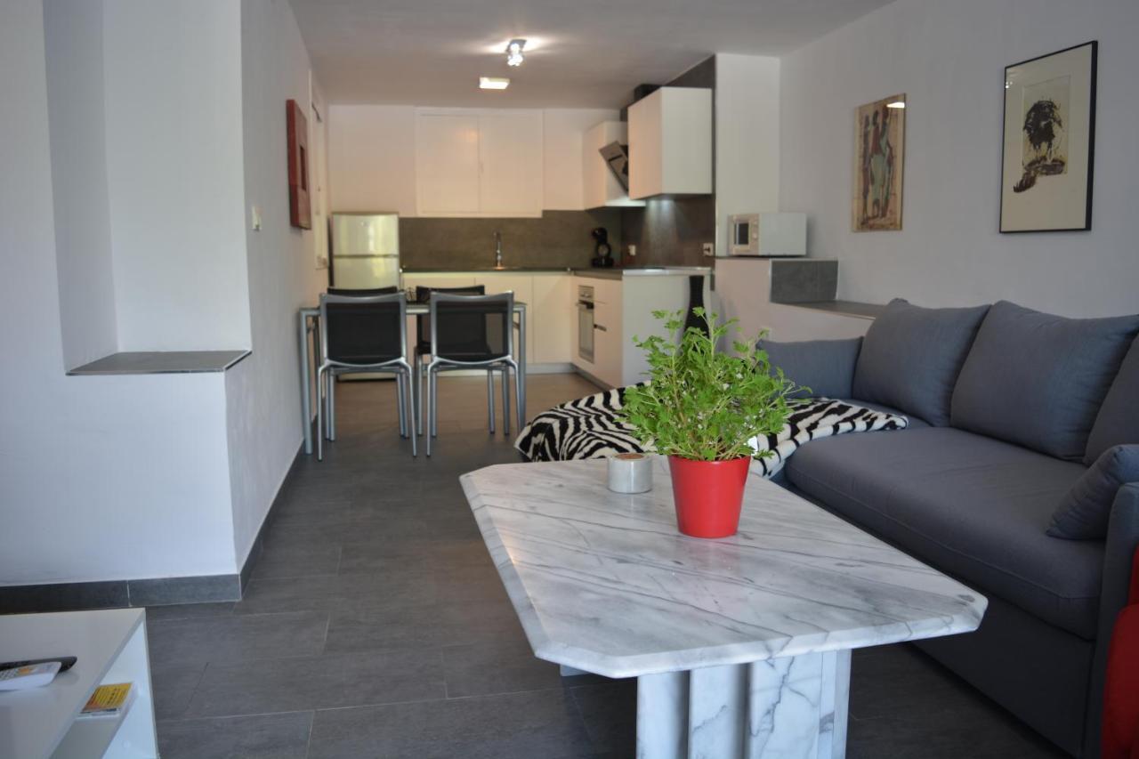 Lovely Bungalow For Four Close To Beach And City In Torrevieja Exteriör bild
